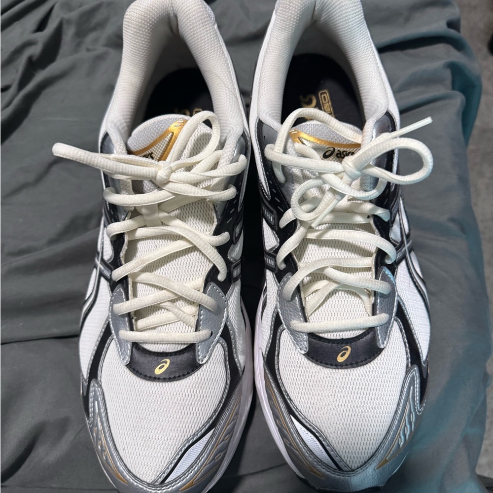 Asics White and Black Running Shoes with Gold Highlights GT 2160